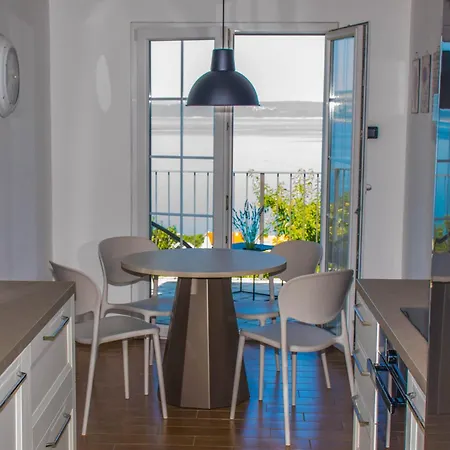 アパート Vincent With Beautiful Sea View Terrace クレノヴィツァ