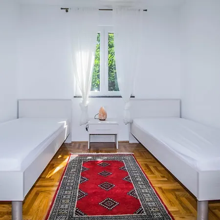 Vincent With Beautiful Sea View Terrace Apartman
