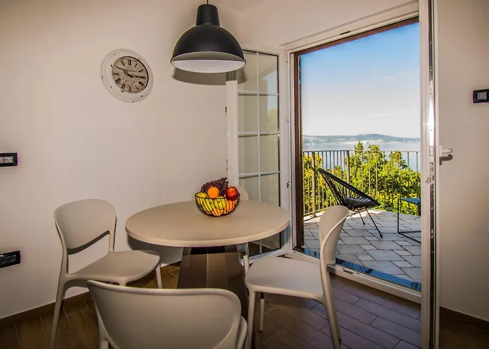 Vincent With Beautiful Sea View Terrace Апартаменты Кленовица