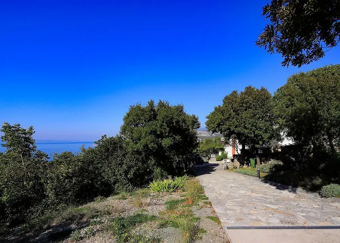 Vincent With Beautiful Sea View Terrace Апартаменты *